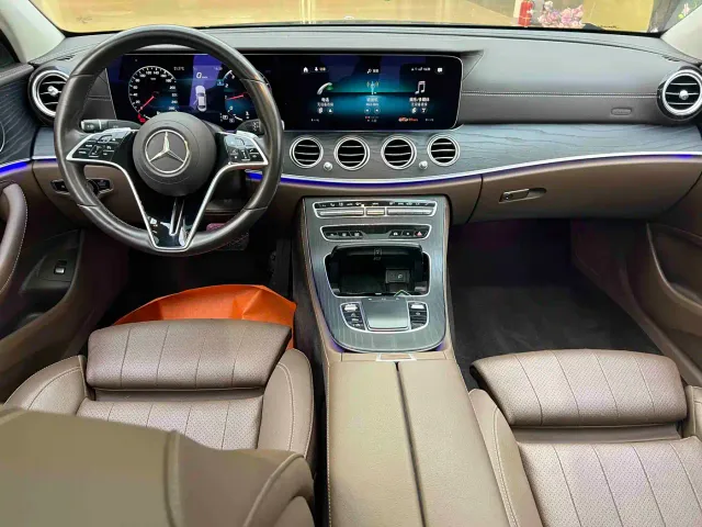 Mercedes-Benz E-Class — Фото автомобиля 22