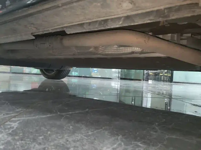 Li Auto L8 — Фото автомобиля 20