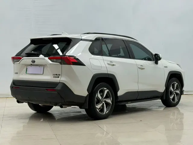 Toyota RAV4 Rongfang Dual Engine E+ — Фото автомобиля 7