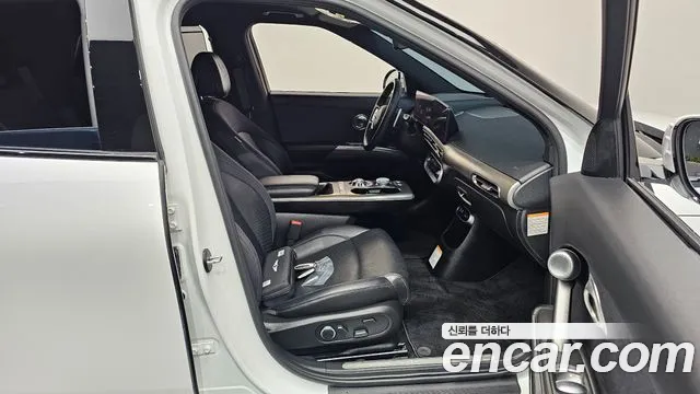 Genesis GV60 — Фото автомобиля 16