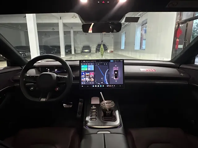 Xiaomi SU7 — Фото автомобиля 9