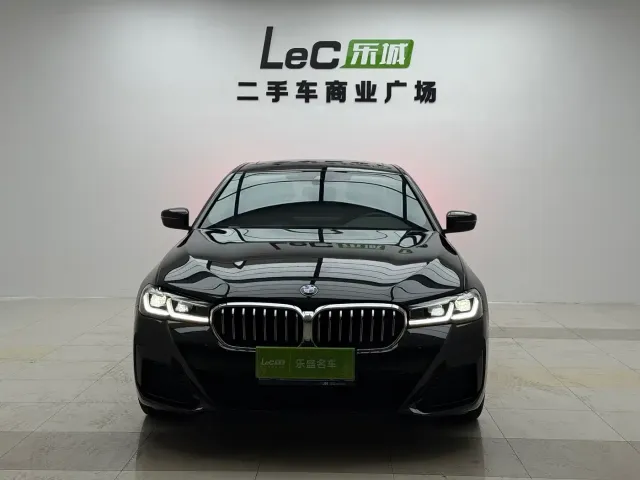 BMW 5 Series — Фото автомобиля 2