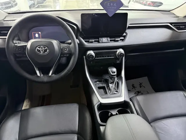 Toyota Wildlander — Фото автомобиля 12