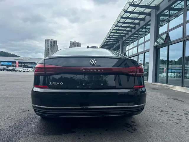 Volkswagen Passat — Фото автомобиля 8