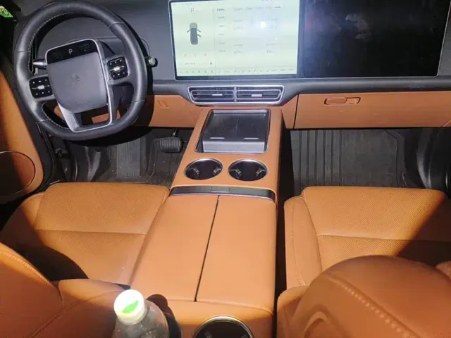 Li Auto L9 — Фото автомобиля 12