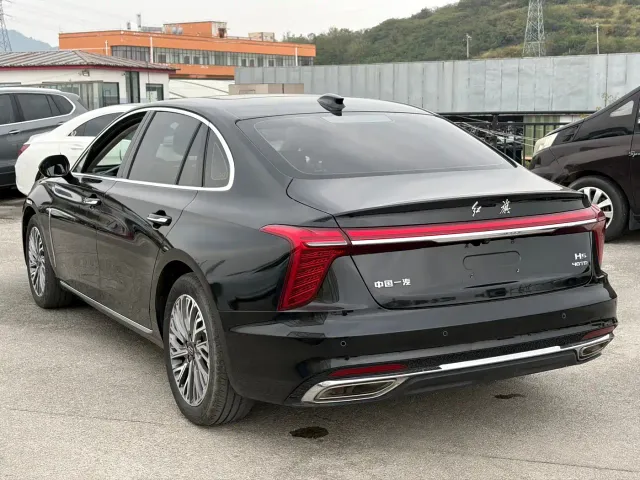Hongqi H5 — Фото автомобиля 14