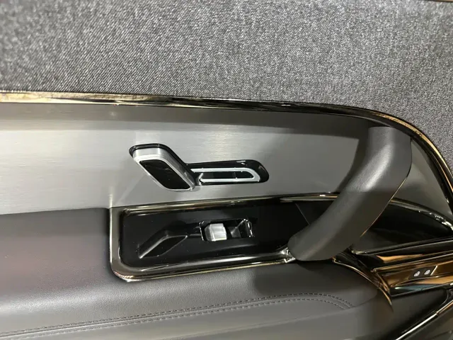 Land Rover Range Rover Sport — Фото автомобиля 12