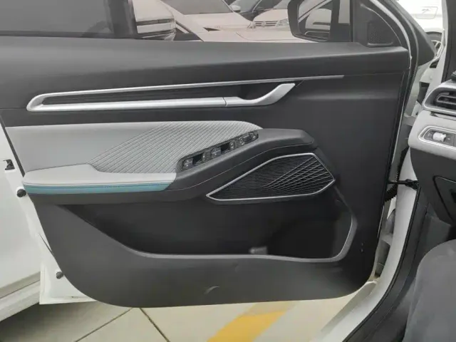 Geely Emgrand — Фото автомобиля 7