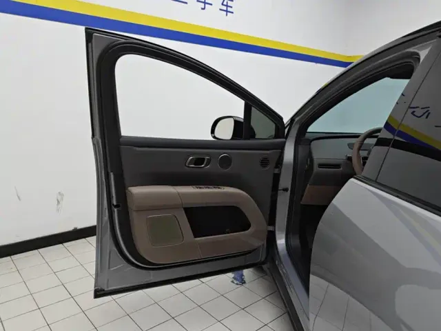 Li Auto i6 — Фото автомобиля 7