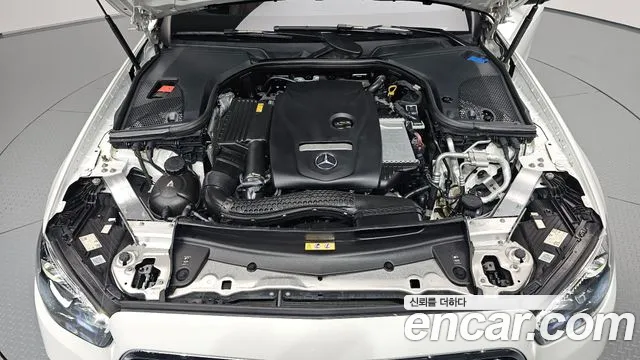 Mercedes-Benz E-Class — Фото автомобиля 6