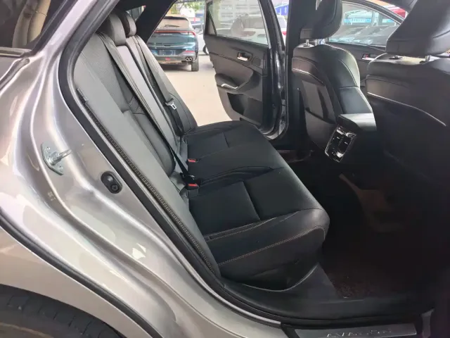 Toyota Avalon — Фото автомобиля 5