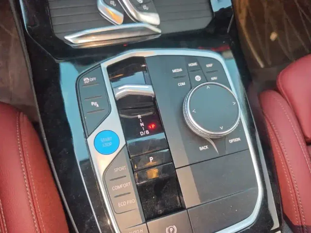 BMW iX3 — Фото автомобиля 13