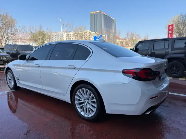 BMW 5 Series — Фото автомобиля 4