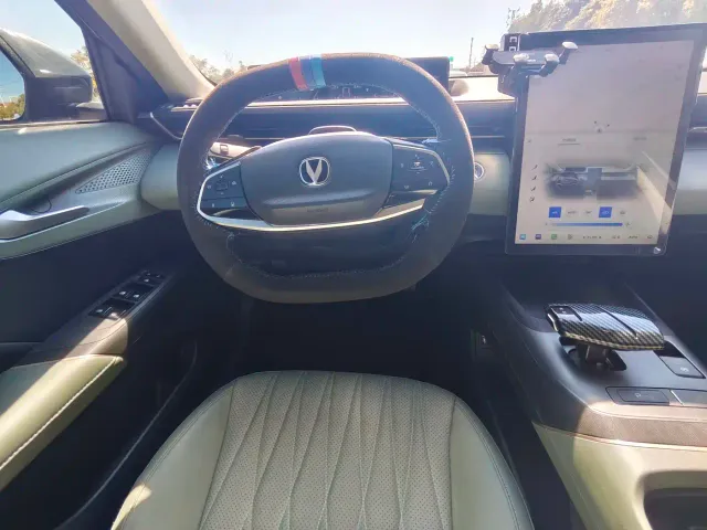 Changan Lamore — Фото автомобиля 12