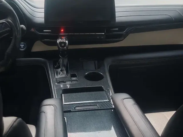 Toyota Sienna — Фото автомобиля 8
