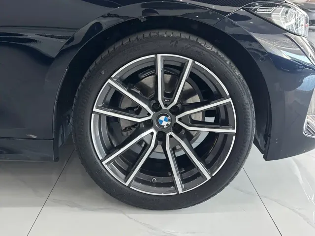 BMW 3 Series — Фото автомобиля 5