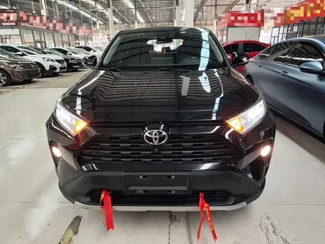 Toyota RAV4 — Фото автомобиля 2
