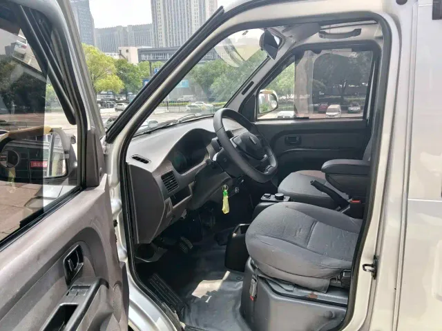 Linxys Yufeng EV50 — Фото автомобиля 15