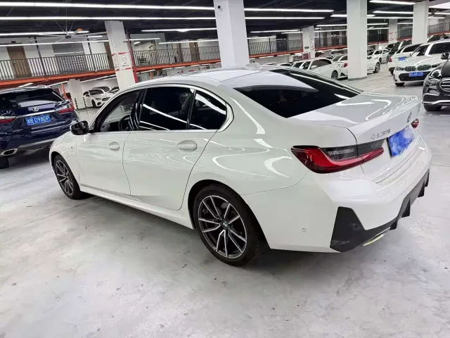 BMW 3 Series — Фото автомобиля 16