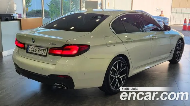 BMW 5 Series G30 — Фото автомобиля 2