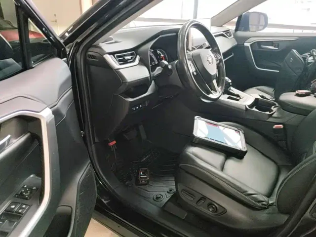Toyota RAV4 — Фото автомобиля 15