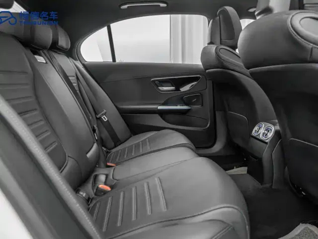 Mercedes-Benz C-Class — Фото автомобиля 16