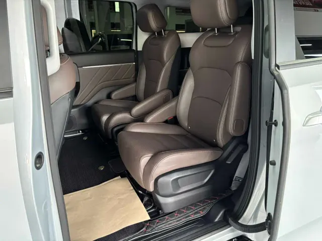 Wuling Starlight 730 — Фото автомобиля 10