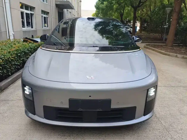 Li Auto i6 — Фото автомобиля 2