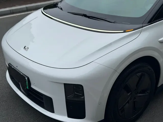 Li Auto i6 — Фото автомобиля 4