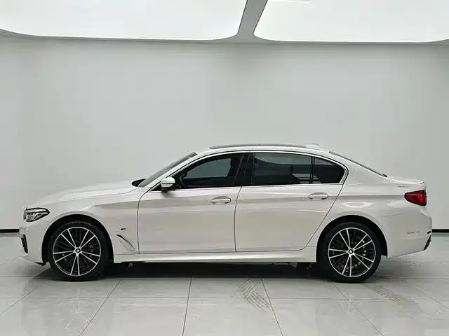 BMW 5 Series — Фото автомобиля 4