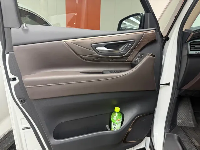 Toyota Alphard — Фото автомобиля 4
