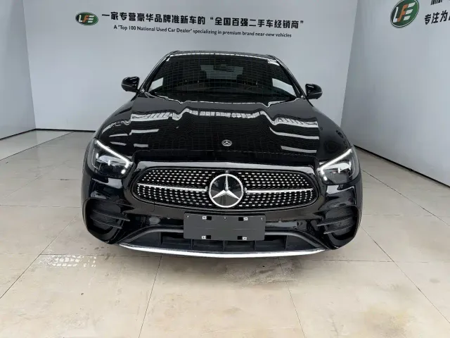 Mercedes-Benz E-Class — Фото автомобиля 3