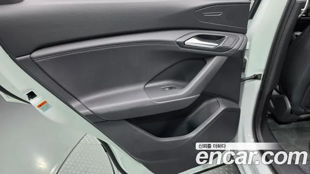Audi Q6 e-tron — Фото автомобиля 25