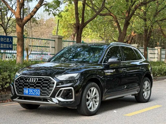 Фотография автомобиля — Audi Q5L