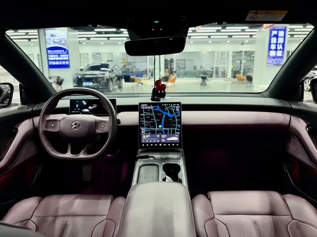 Nio ET5 — Фото автомобиля 11