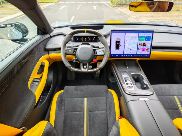 Xiaomi SU7 Ultra — Фото автомобиля 15