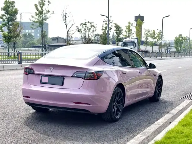 Tesla Model 3 — Фото автомобиля 7
