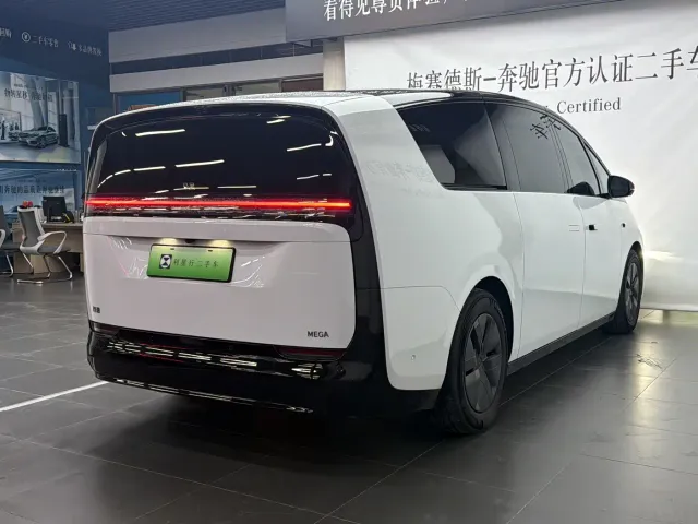 Li Auto MEGA — Фото автомобиля 5