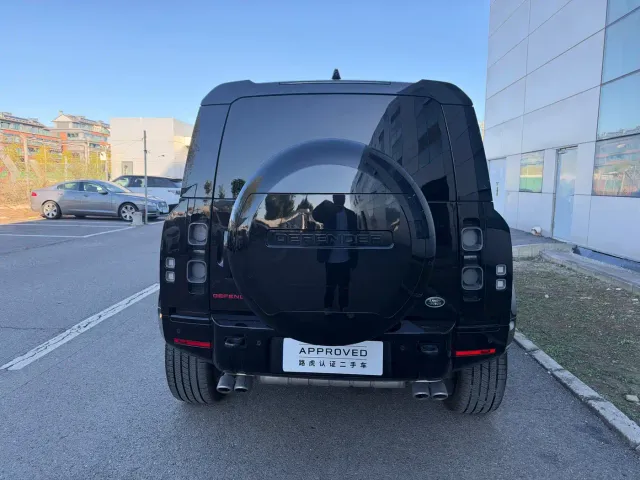 Land Rover Defender — Фото автомобиля 5