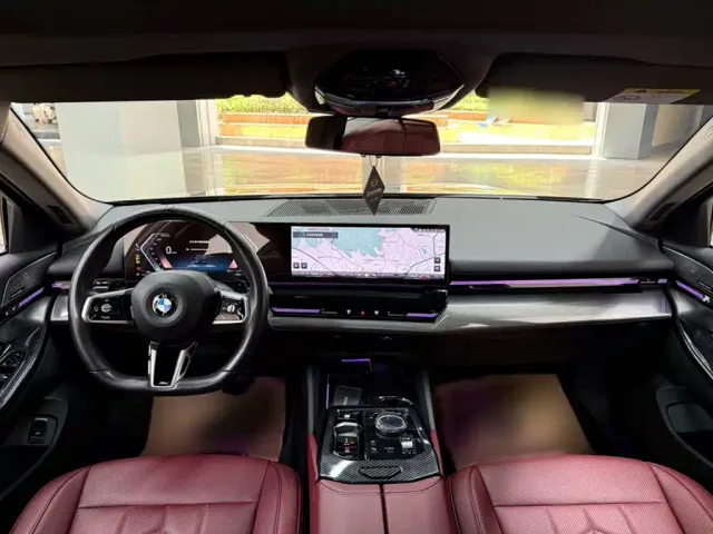 BMW 5 Series — Фото автомобиля 11