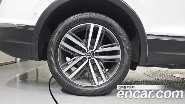 Volkswagen Tiguan — Фото автомобиля 5