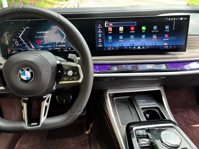 BMW 7 Series — Фото автомобиля 11