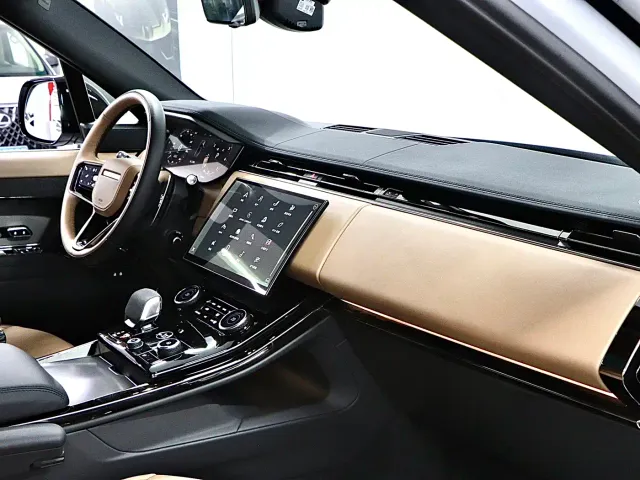Land Rover Range Rover Sport — Фото автомобиля 15