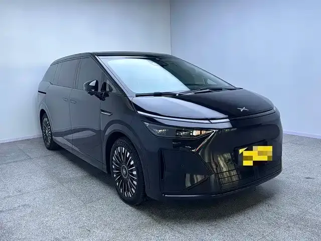 XPeng XPeng X9 2025 Extended Range Edition — Фото автомобиля 3