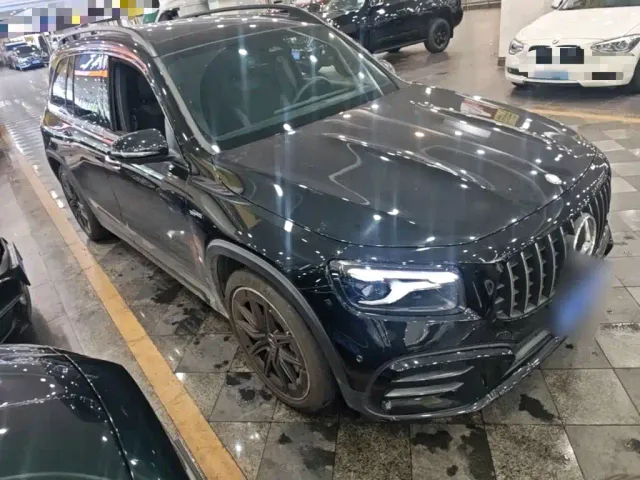 Mercedes-Benz GLB AMG — Фото автомобиля 3