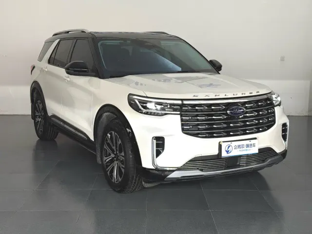 Ford Explorer — Фото автомобиля 3