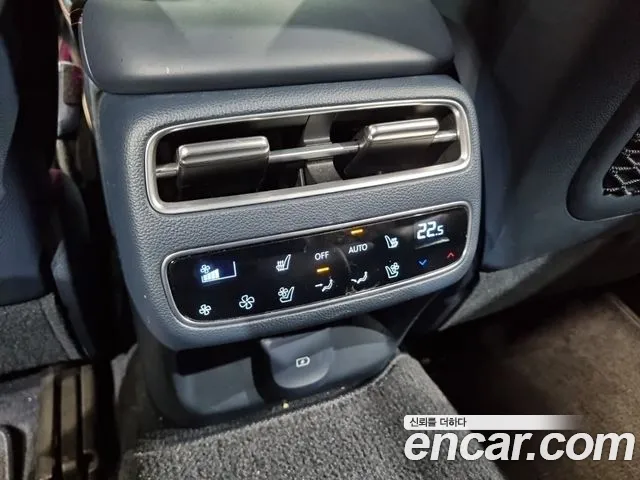 Genesis GV70 — Фото автомобиля 14