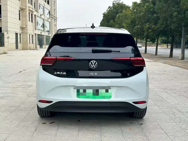 Volkswagen ID.3 — Фото автомобиля 8