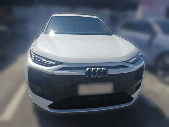 Audi Q6L e-tron — Фото автомобиля 4