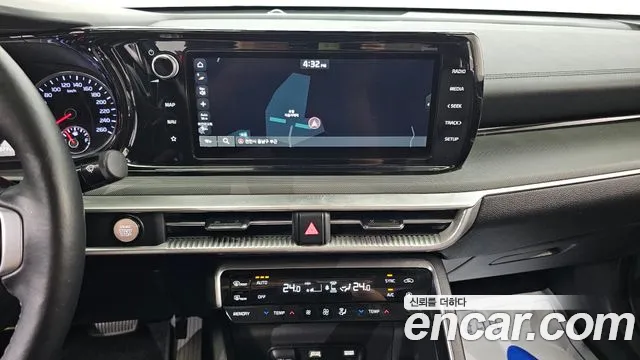 Kia K5 Generation 3 — Фото автомобиля 15